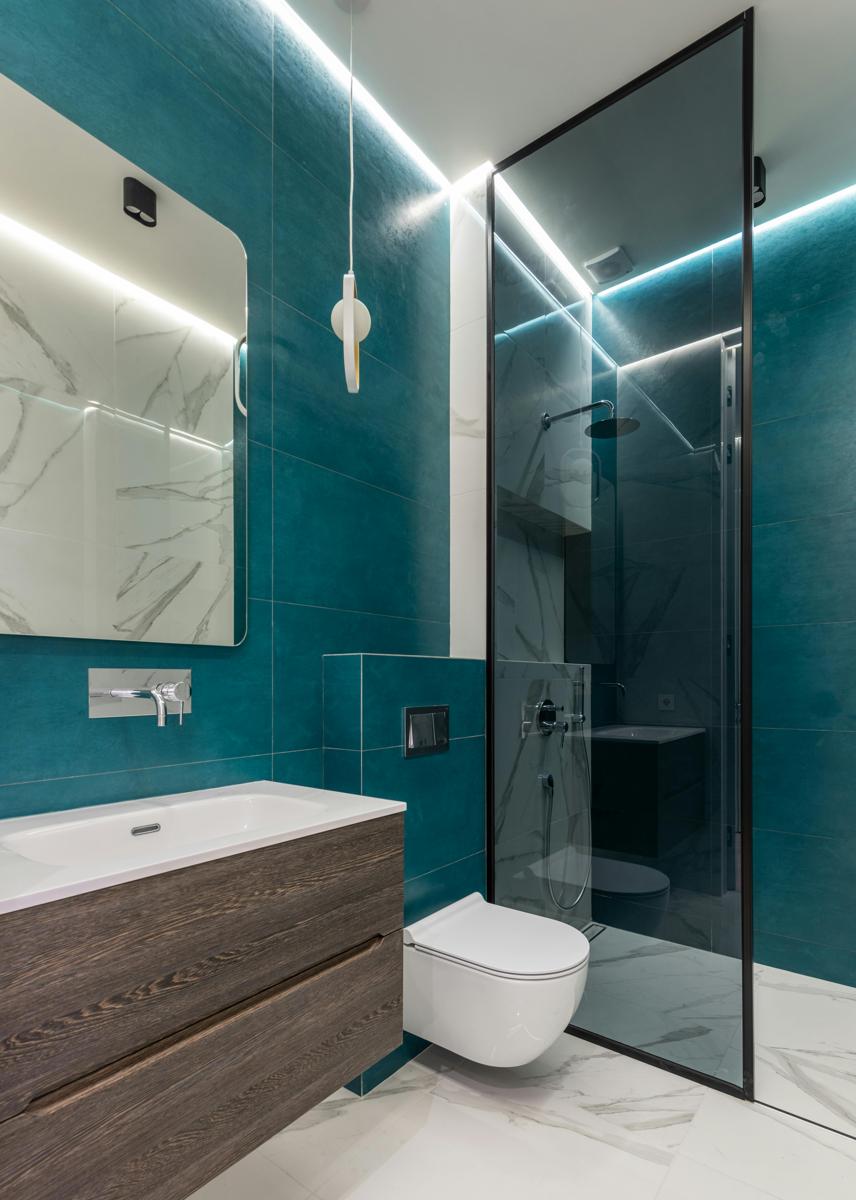 LED bathroom mirror